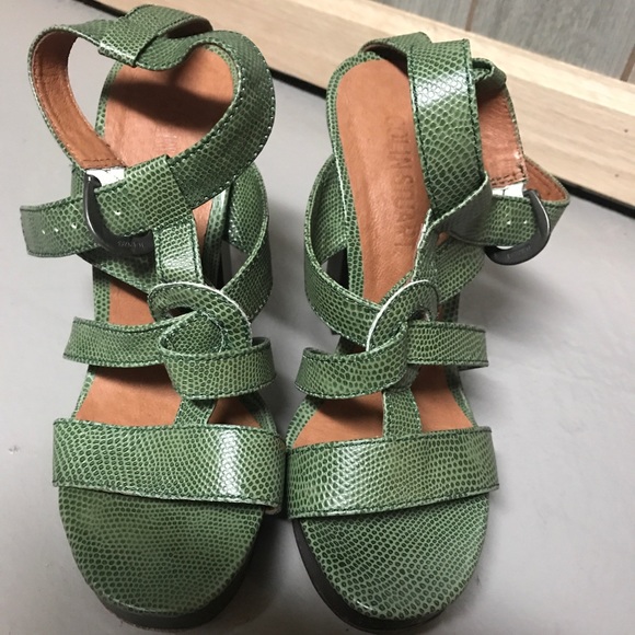 Colin Stuart size 7 heels - Picture 4 of 6